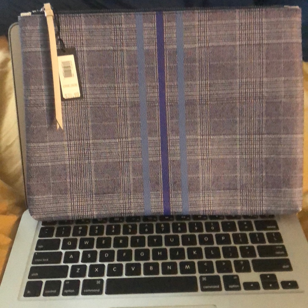 Blue Clutch